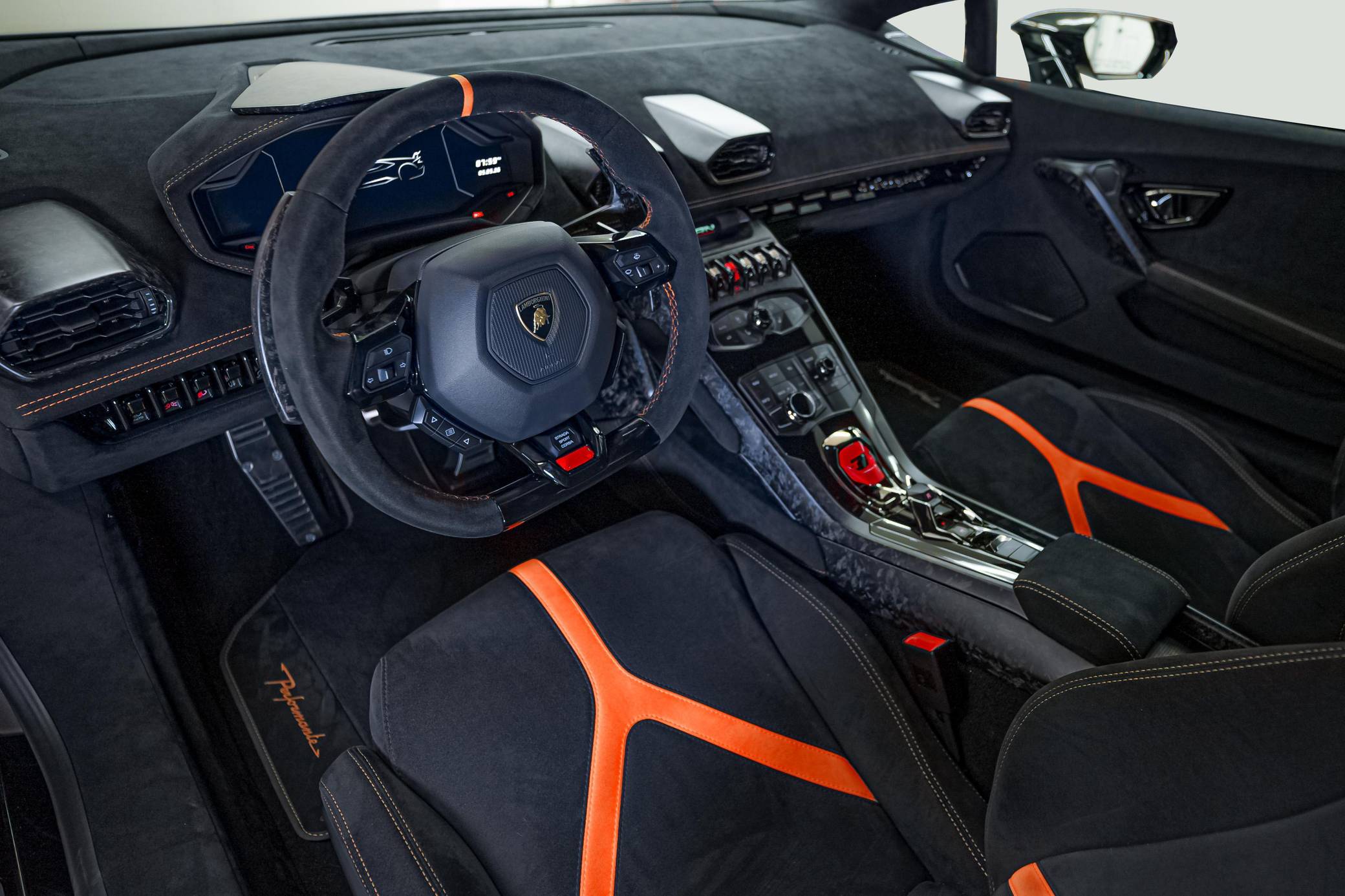 2018 Lamborghini Huracan LP 640-4 Performante — view 6