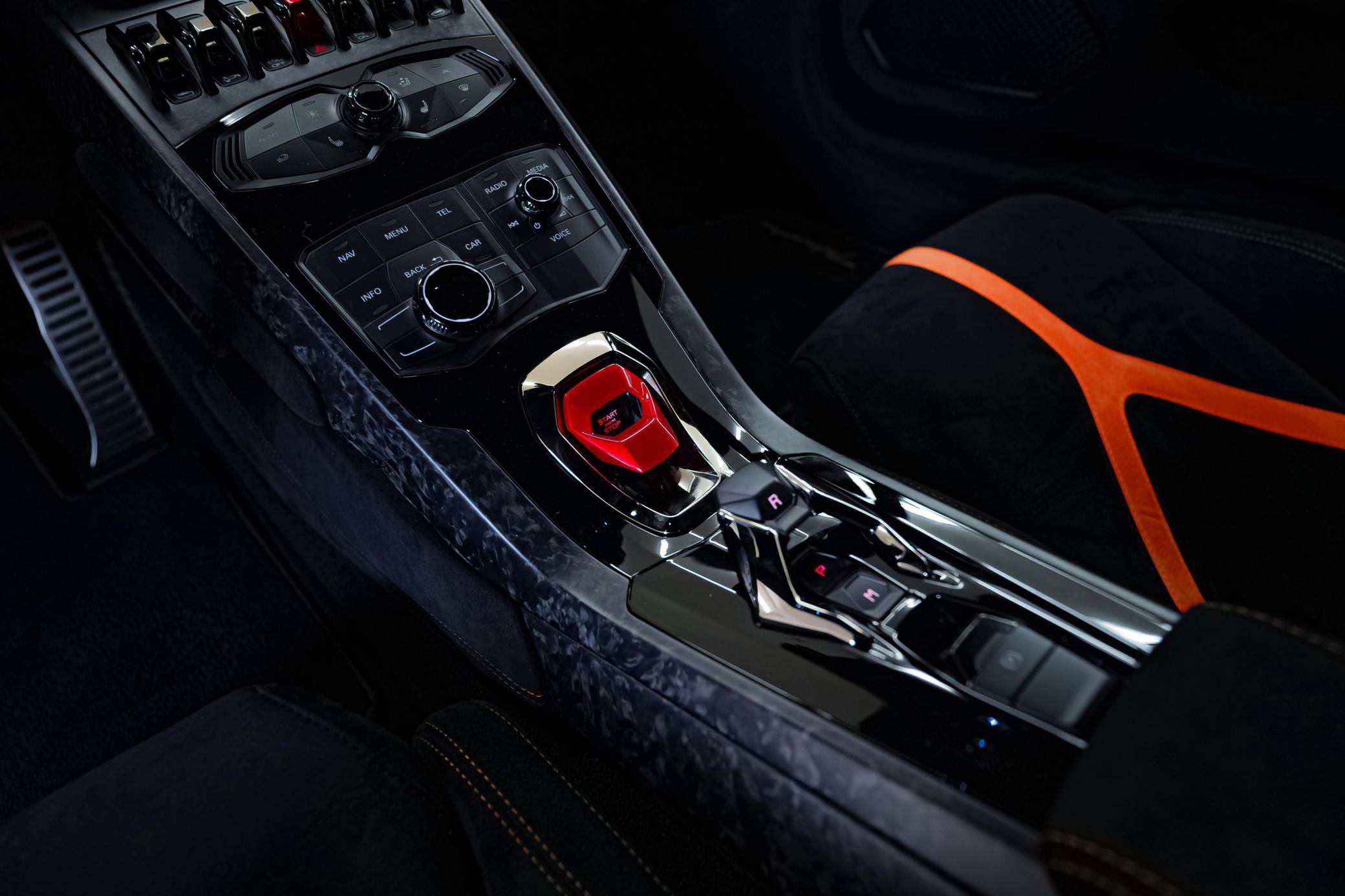 2018 Lamborghini Huracan LP 640-4 Performante — view 8