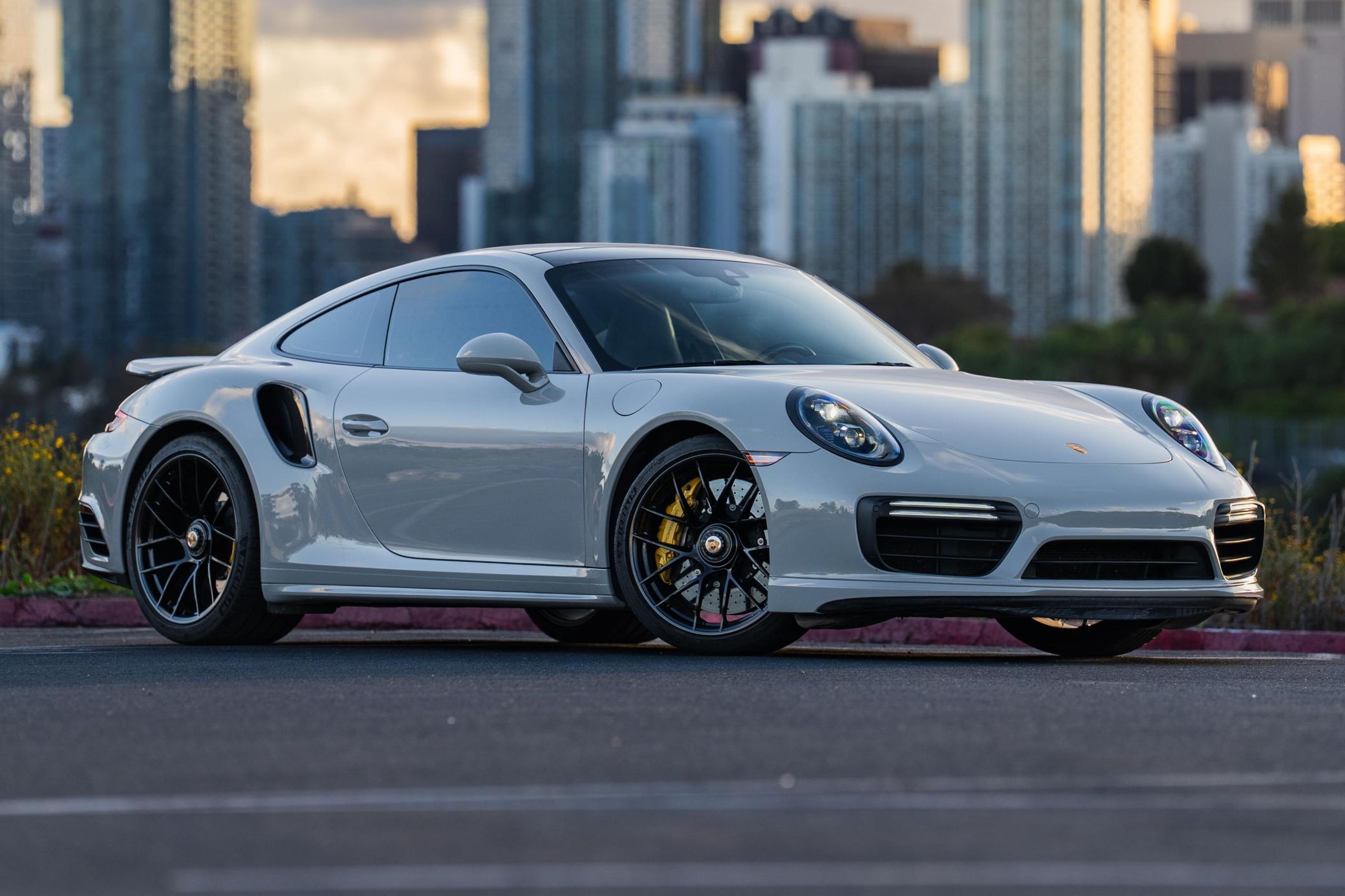 2019 Porsche 911 Turbo S Coupe (992.2)