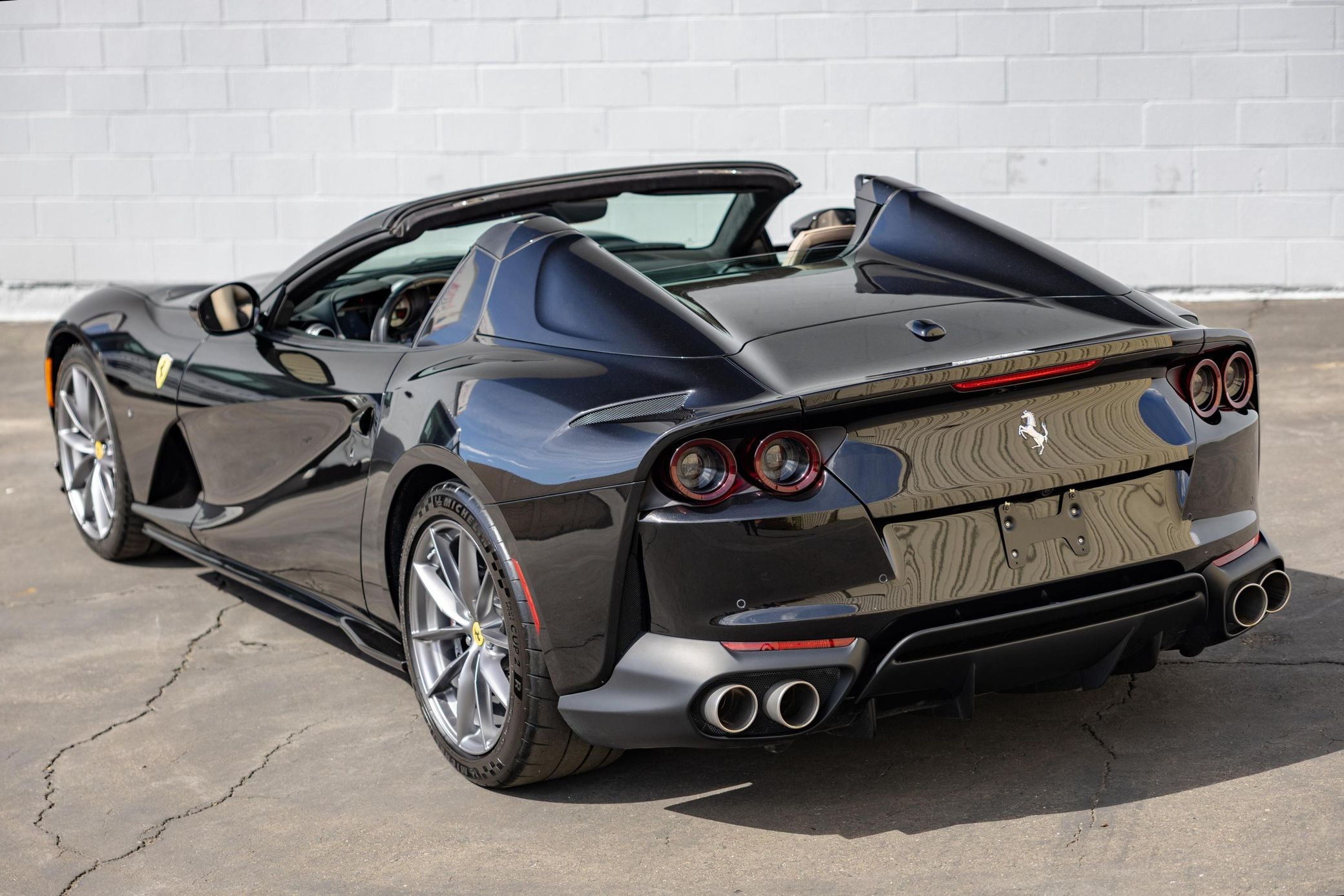 2021 Ferrari 812 Superfast — view 5
