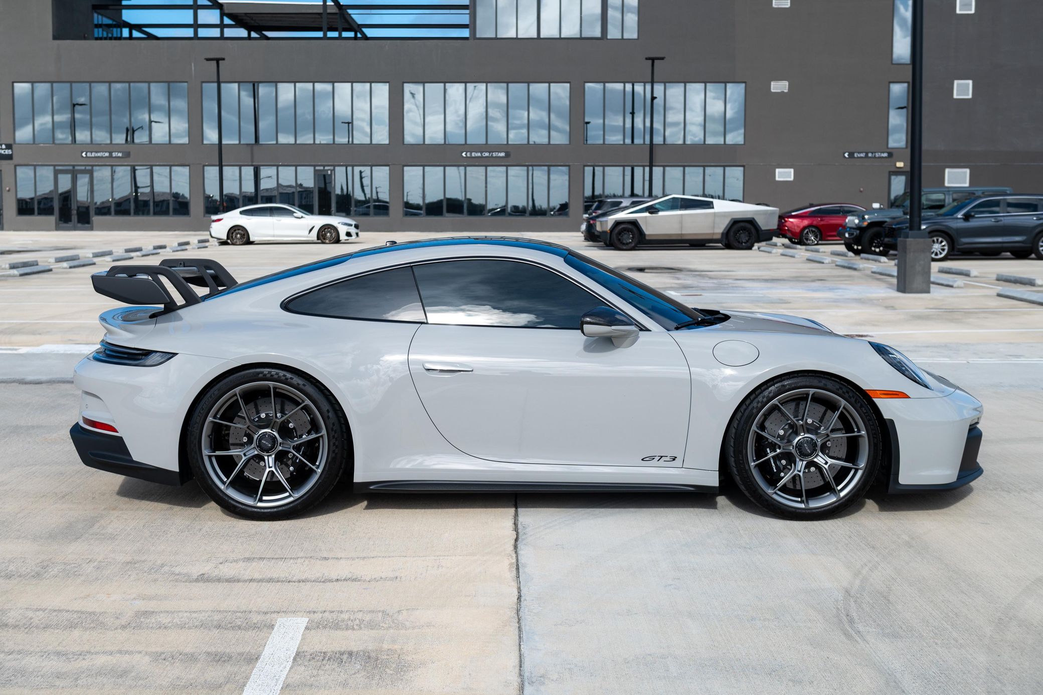 2022 Porsche 911 GT3 (996) — view 5